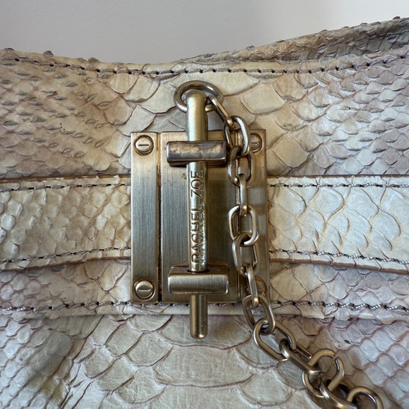 Large structured tote/satchel in pale cream-beige python-embossed leather - Picture 8 of 15